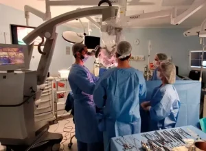 Hospital Santa Cruz/Rede D'Or realiza, com sucesso, cirurgia com paciente acordado para retirada de tumor cerebral Divulgação/Hospital Santa Cruz/Rede D'Or