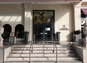 Com cartazes nas entradas, Restaurante Madalosso está sendo preparado para receber a Trilha dos Ovos Encantados. Rafaela Chaves.