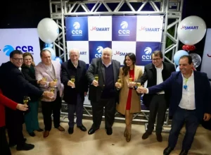 JetSMART e CCR Aeroportos celebram nova rota Curitiba-Buenos Aires com evento no Jardim Botânico Divulgação/CCR Aeroportos