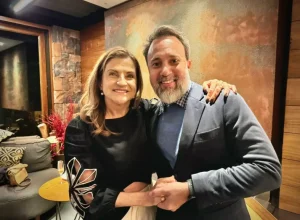 Marta Rossi, do Festuris, com Alex Bernardes, da LGBT+ Turismo Expo Divulgação