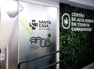 Curitiba foi a primeira cidade do país a ter um Centro de Acolhimento em Terapia Canabinoide, inaugurado em 2023 em parceria com a startup Anna Medicina Endocanabinoide. (Foto: Comunicação/ISCMC)