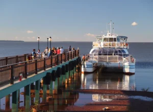Catamarã, passeios em Foz do Iguaçu foto josé ogura-AENcatamaran foz do iguaçu foto josé ogura-AEN