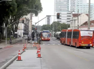 curitiba__estacao tubo praça eufrásio