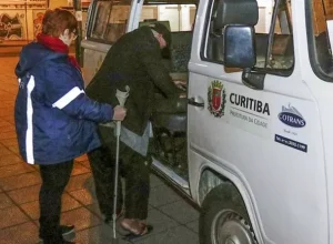 fas recolhe morador de rua