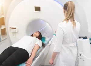 O agendamento promete agilizar o processo e permitir que os pacientes escolham o horário mais conveniente para realizar seus exames. Divulgação | Envato