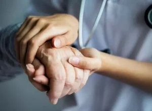 Diagnóstico precoce de Parkinson pode retardar a evolução dos sintomas da doença Divulgação/Freepik