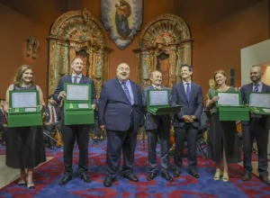 comena_luz_dos_pinhais__greca e homenageados final governo