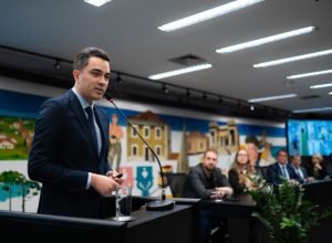 Renan Rodrigues, presidente da FAS, rebate vídeos da internet na Câmara. (Foto: Rodrigo Fonseca/CMC)