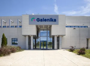 Fachada da Galenika, na Sérvia