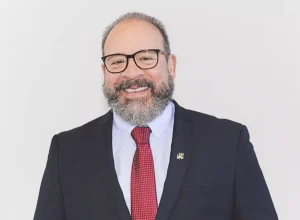 Ingel Addae – A luta entre o bem e o mal