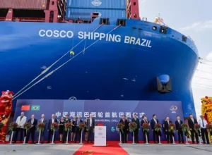 Um importante destaque do Cosco Shipping Brazil é a presença de 2,1 mil plugs para contêineres refrigerados, usados para a movimentação de cargas congeladas fotos roberto dziura AEN