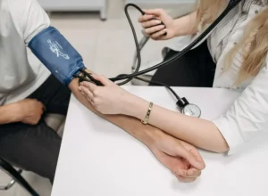 Dia Mundial de Combate a Hipertensão e Maio Vermelho