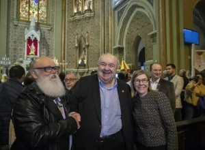 Prefeito Rafael Greca presente na cerimônia de coroação da Padroeira de Curitiba Nossa Senhora da Luz dos Pinhais e missa comemorativa - Curitiba, 08/09/2023 - Foto: Daniel Castellano / SMCS