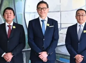 Otavio Mizikami, Vice-presidente Industrial da Honda Automóveis do Brasil; Arata Ichinose, Presidente da Honda Automóveis do Brasil e Roberto Akiyama, Vice-presidente Comercial da Honda Automóveis do Brasil.