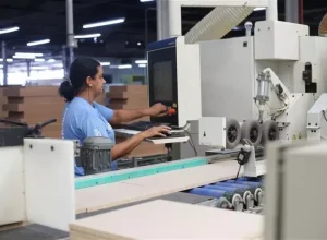 mulher-industria-parana