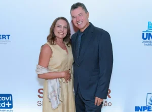 Os sócios e diretores da JBA Imóveis, Claudia Tocci e Ilso Gonçalves, na cerimônia de posse da nova diretoria do Secovi-PR Foto: Gerson Lima | Secovi-PR