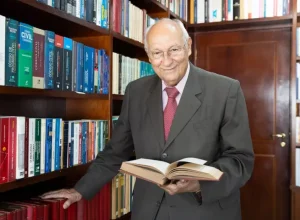 Tributarista Ives Gandra