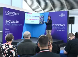 Jean Pierre Pego, da Papoom, compartilhou no ConectaPR como a inteligência artificial pode transformar a economia das comunidades locais. (Foto: Inove)