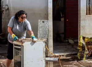 O Auxílio Reconstrução foi criado no dia 15 de maio, com a edição de MP assinada pelo presidente Lula: R$ 5,1 mil por família, em parcela única - Foto: Rafa Neddermeyer/Agência Brasil