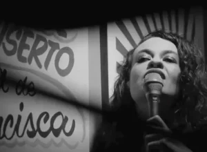 A cantautora e ilustradora Tulipa Ruiz.