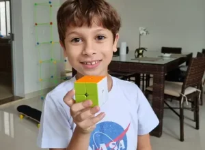 Arthur Ruiz, de sete anos, residente na cidade de Ourinhos (SP)