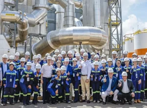 Presidente Lula com funcionários da EuroChem durante visita ao Complexo Mineroindustrial em Serra do Salitre - Foto: Ricardo Stuckert/PR
