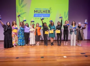 As doze vencedoras do Prêmio Sebrae Mulher de Negócios - Etapa Paraná.