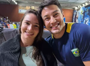 Laís Souza visita o Esporte Clube Pinheiros