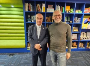 Mariano Jabonero, secretário-geral da Organização de Estados Ibero-americanos para a Educação, a Ciência e a Cultura no Brasil (OEI), e João Alegria, secretário-geral da Fundação Roberto Marinho.