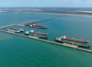 Segundo dados da Agência Nacional de Transportes Aquaviários (Antaq), o Porto do Açu movimentou em 2023 84,6 Mtons (foto: divulgação Porto do Açu)