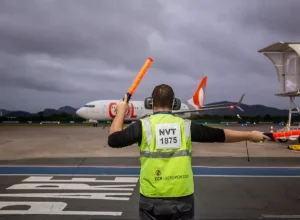 Aeronave da GOL proveniente de Buenos Aires (EZE) na chegada a Navegantes (NVT) - Divulgação CCR