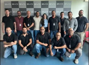 Primeira turma da BYD Auto Camaçari (BA) que vai fazer treinamento na BYD China