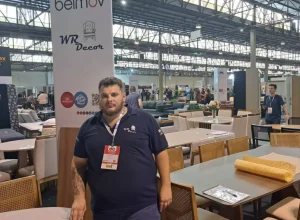 Wellington Gean Turci diz que o novo layout da fábrica ajudou a economizar matéria-prima, reduzir desperdício e otimizar o tempo de produção na WR Indústria. Foto: Divulgação.