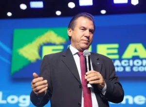 Ministro Luiz Marinho