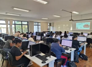 Aula do programa Mulheres Tech, em Porto Alegre. Crédito: Divulgação
