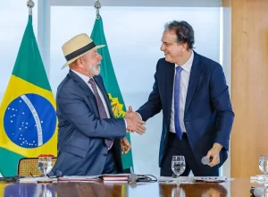 Presidente Lula e ministro Camilo Santana