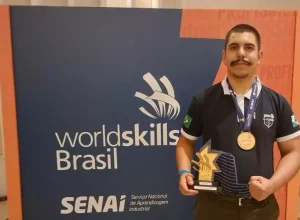 Ouro para Curitiba: Davi da Silva Aleixo Ignacio brilhou na Construção em Alvenaria durante a WorldSkills Brasil 2025 (Foto: Senai Paraná)