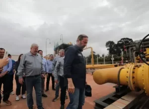 Alexandre Silveira conhece a estrutura montada pela Hydro Alunorte para receber o Gás Natural Liquefeito (GNL)