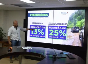 Secretário aponta números positivos durante coletiva;
foto ARI DIAS-AEN