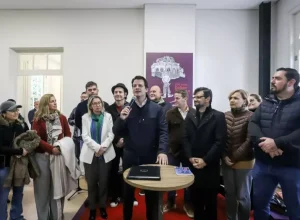 Prefeito assinou termo de compromisso na abertura de exposição de 38 artistas somm gravuras sobre a obra do escritorfoto josé ogura-SECOM