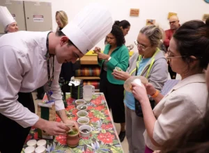 Como montar uma cuia de chimarrão foi uma das ações.
