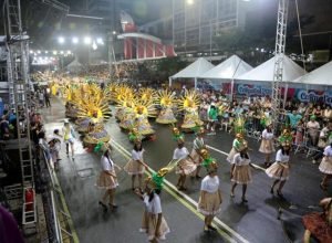 ESCOLA DE SAMBA NA DEODORO