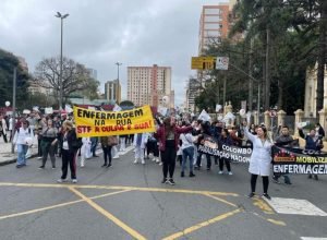 protesto-enfermeiros-curitiba