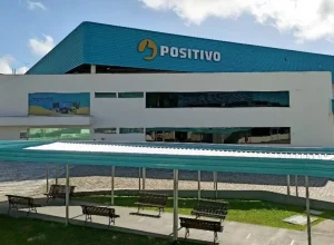 Fabrica-Positivo-Tecnologia
