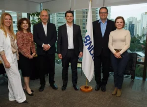 Foto Alexandre Almeida _Mercadante se reúne com o Prefeito de Curitiba - Escritório do BNDES em São Paulo 03 08 26