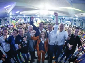 Ronaldo Caiado e Gilberto Kassab, presidente nacional do PSD, prestigiaram evento Convenção do PSD oficializa Sandro Alex para a sucessão de Ratinho Junior