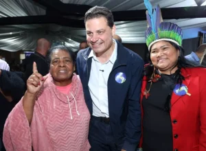 Sandro Alex reforça importância de políticas para mulheres nos 20 anos da Lei Maria da Penha