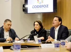 Sandro Alex defende legado de obras em Foz do Iguaçu e apresenta proposta de novo hospital
