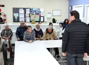 Sandro Alex visita instituição e garante ampliação do atendimento aos idosos no Paraná