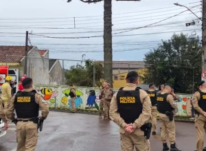 Após intervenção do BOPE, PMPR resgata 13 crianças mantidas reféns em CMEI de Curitiba